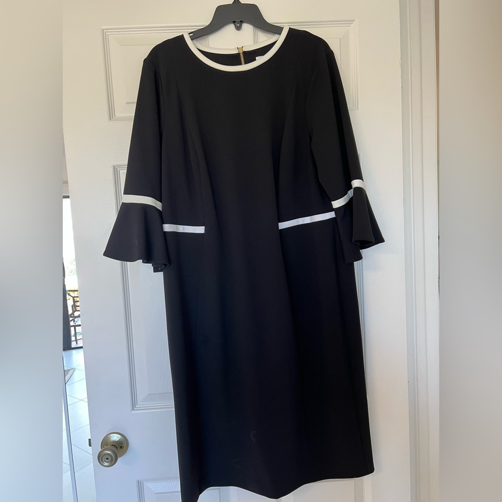 Calvin Klein Black and White Trim Bell Sleeved Dress Sz 16w